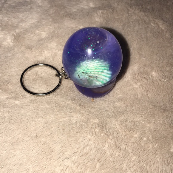 epoxy resin mushroom 🍄 keychain with shell wood heart & wishes - Picture 4 of 5